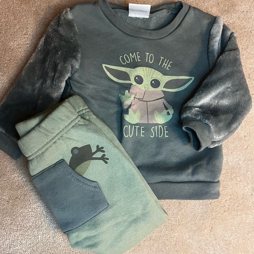 Star Wars Baby Grogu Baby Yoda Sweater and Pants Set 18m